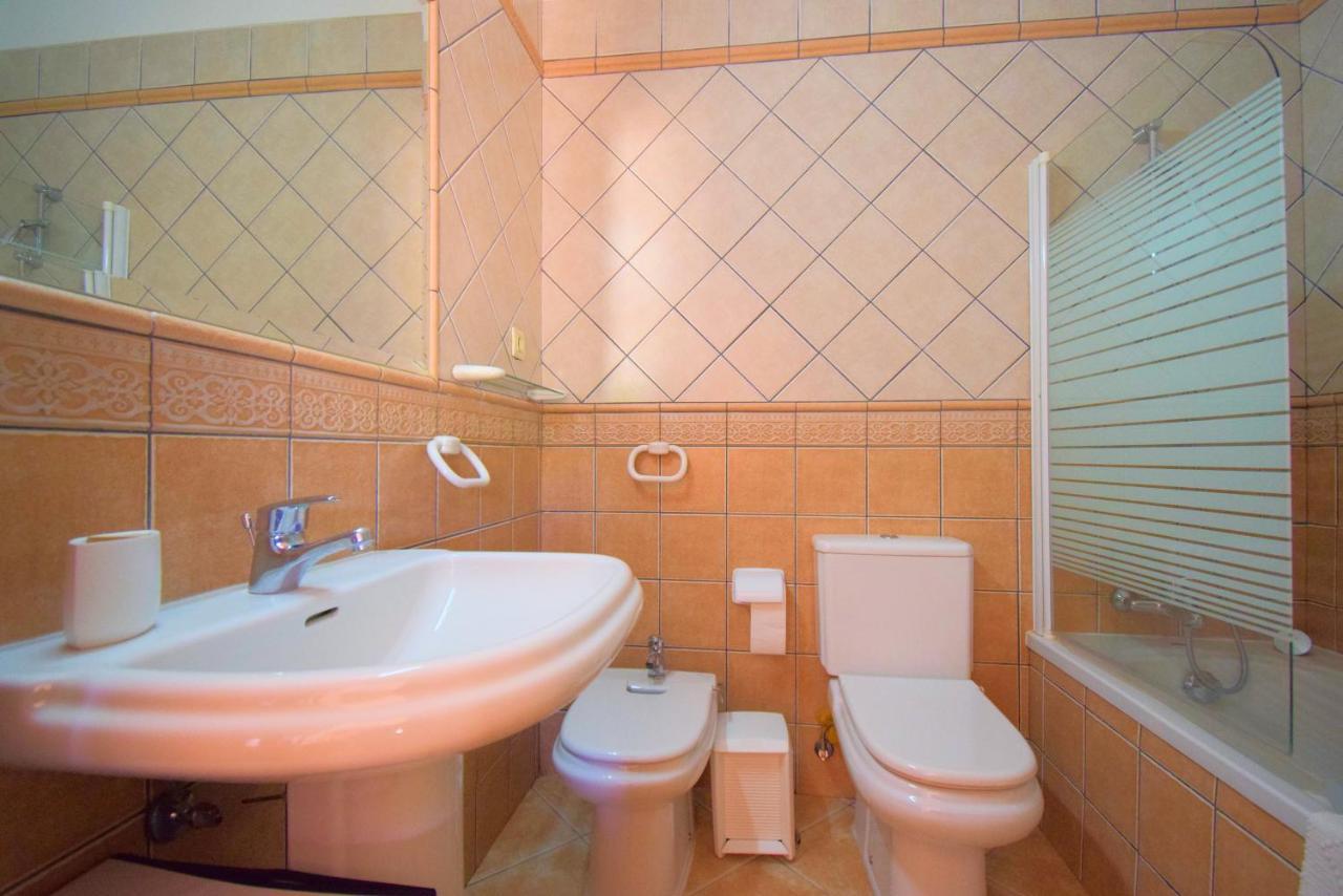 Apartamento Private Large Terrace Facing The Swimming Pool Guia  Exterior foto