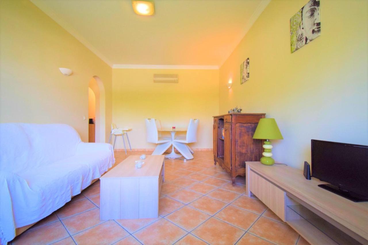 Apartamento Private Large Terrace Facing The Swimming Pool Guia  Exterior foto