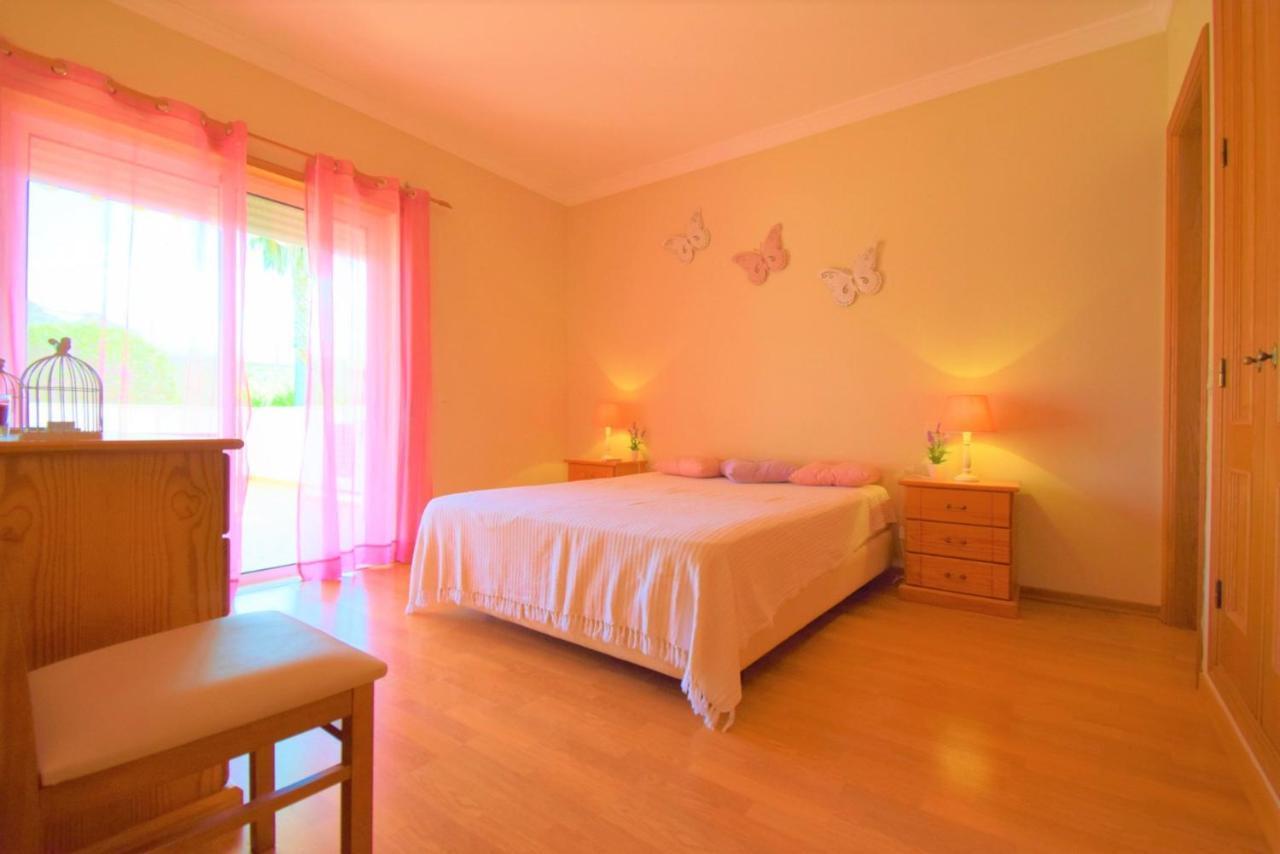 Apartamento Private Large Terrace Facing The Swimming Pool Guia  Exterior foto