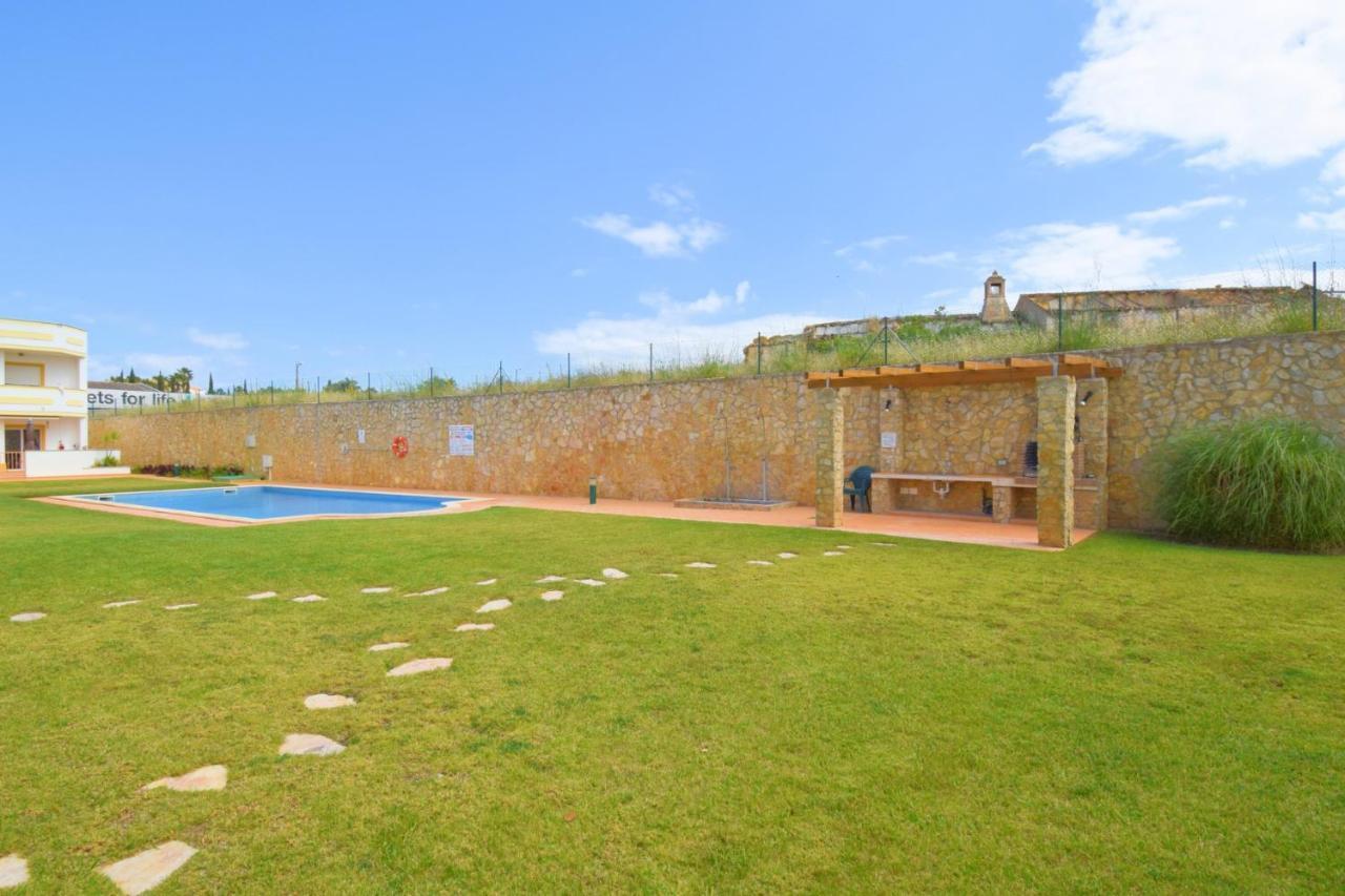 Apartamento Private Large Terrace Facing The Swimming Pool Guia  Exterior foto